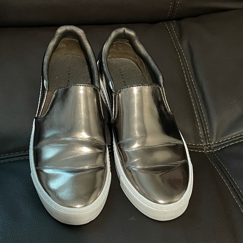 Men’s Zara pewter color shoes